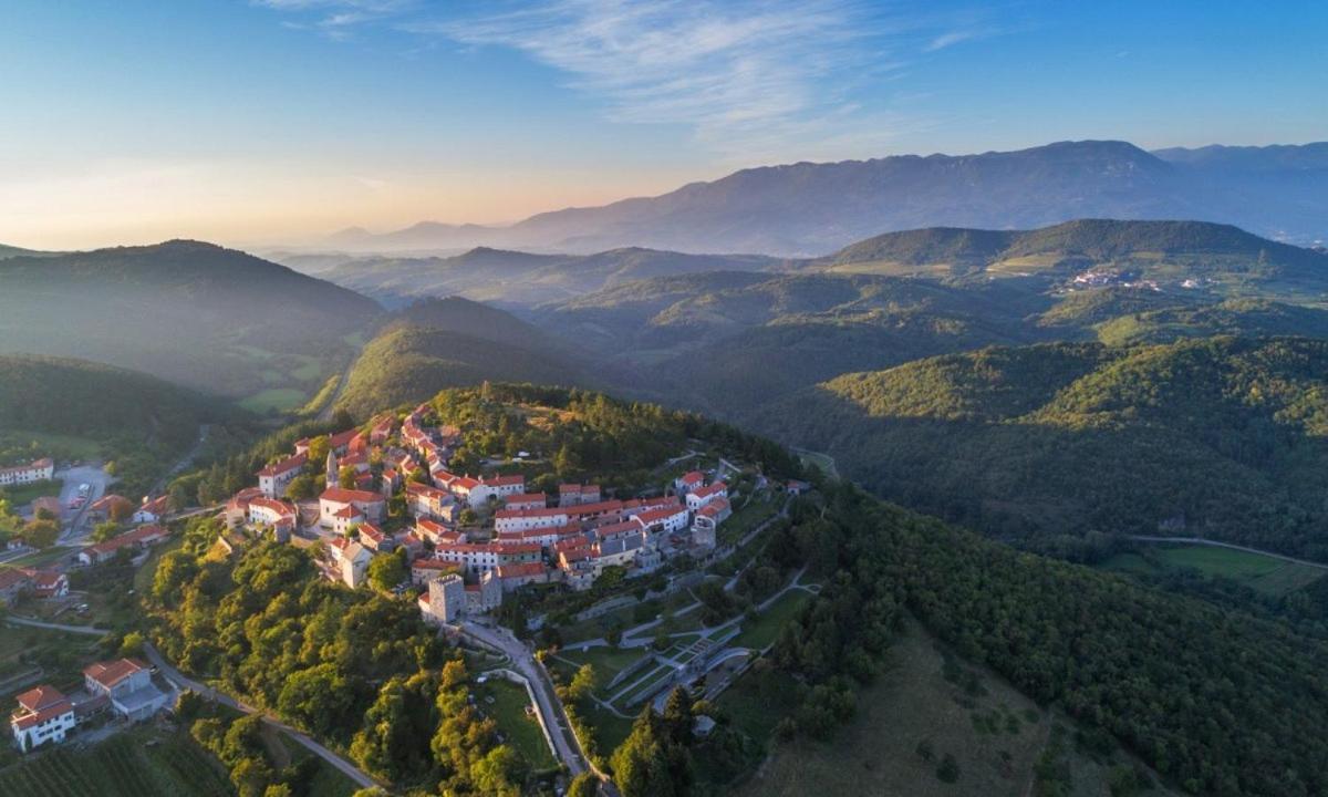Cilka'S House, Authentic Homestay Near Lipica Sežana Eksteriør bilde